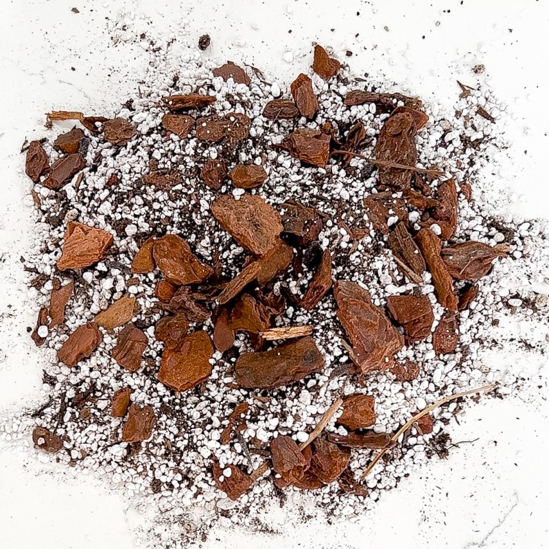 Simple DIY Well-Draining Soil Potting&nbsp;Mix